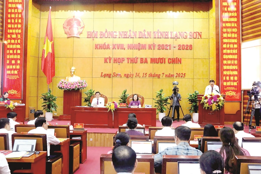 Hỏi: Việc lấy phiếu tín nhiệm, bỏ phiếu tín nhiệm với người giữ chức vụ do HĐND bầu được thực hiện như thế nào?