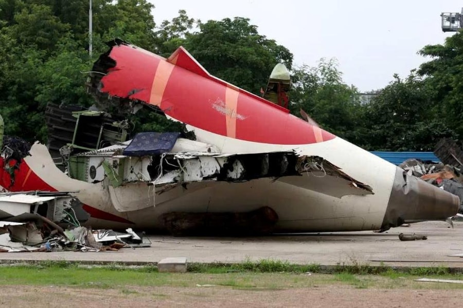 Vụ tai nạn máy bay Ấn Độ: Cơ trưởng đã tắt nhiên liệu động cơ?