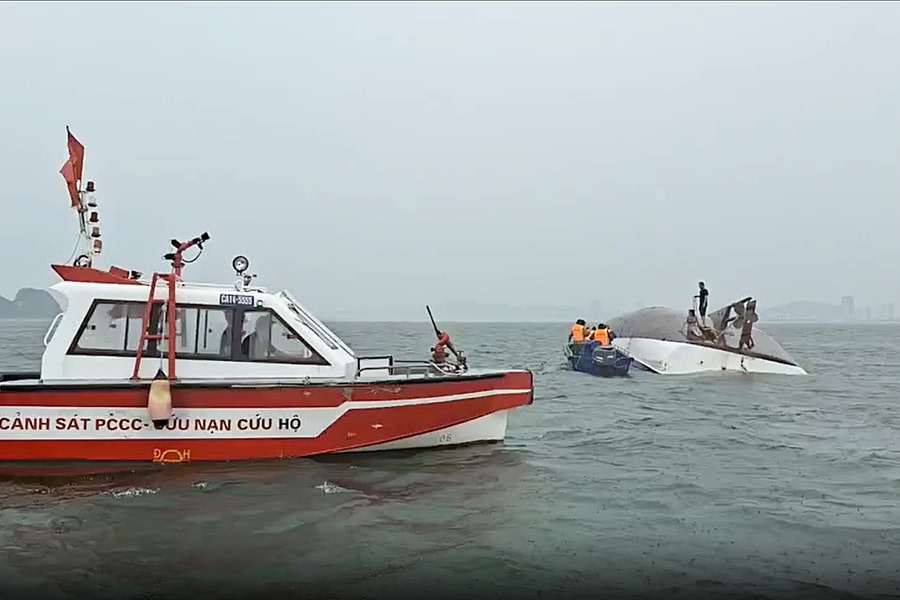 Hình ảnh cứu hộ cứu nạn vụ chìm tàu du lịch trên vịnh Hạ Long