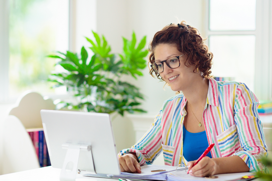 Vương quốc Anh phát hành tài liệu đào tạo AI cho giáo viên và cán bộ giáo dục