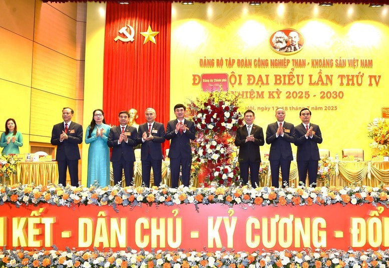 Xây dựng Đảng bộ Tập đoàn Công nghiệp Than - Khoáng sản vững mạnh, dẫn dắt toàn ngành phát triển