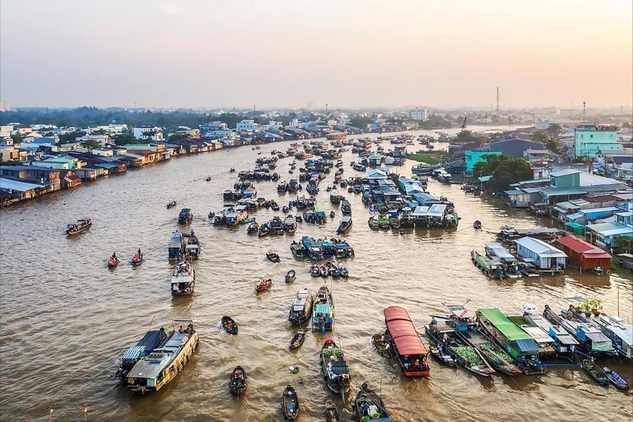"Gió thay chiều, thuyền đổi buồm" - Từ quản lý hành chính sang quản trị xã hội