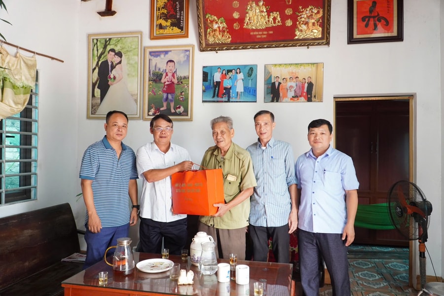 Xã Tân Dĩnh (Bắc Ninh): Tri ân người có công nhân kỷ niệm 78 năm ngày Thương binh - Liệt sĩ