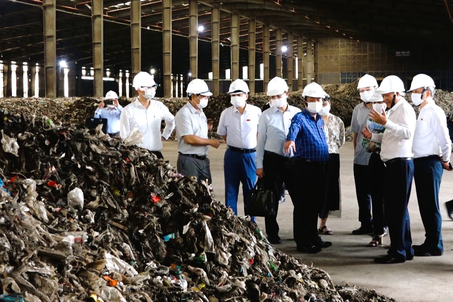 Phó Chủ tịch Quốc hội Lê Minh Hoan khảo sát doanh nghiệp xử lý chất thải tại TP. Hồ Chí Minh