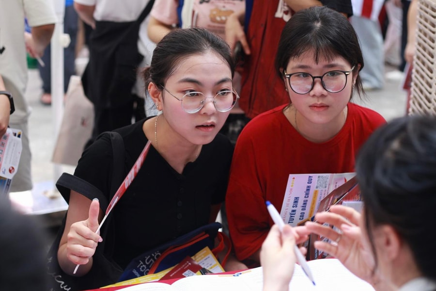 Học viện Ngân hàng công bố bảng quy đổi điểm, điểm sàn nhận hồ sơ là 21