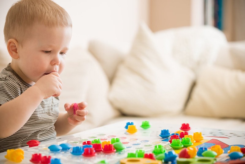 Bé gái 2 tuổi tử vong do hóc hạt nhãn, bác sĩ cảnh báo