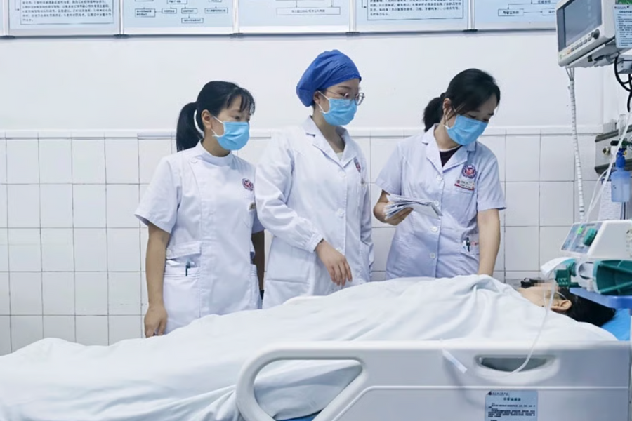 Thiếu nữ 16 tuổi suýt ngừng tim vì ăn kiêng cực đoan để mặc vừa váy sinh nhật