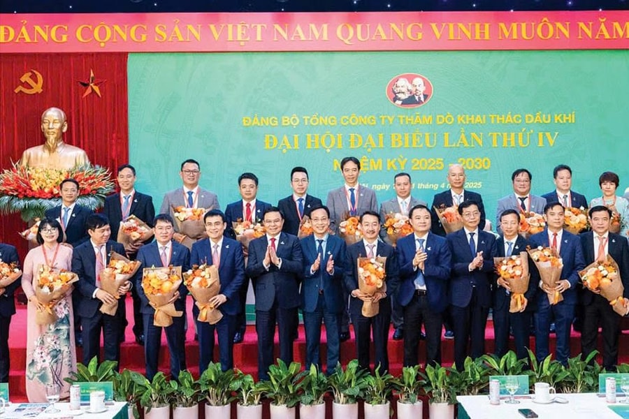 Thổi bùng ngọn lửa khát vọng vươn mình