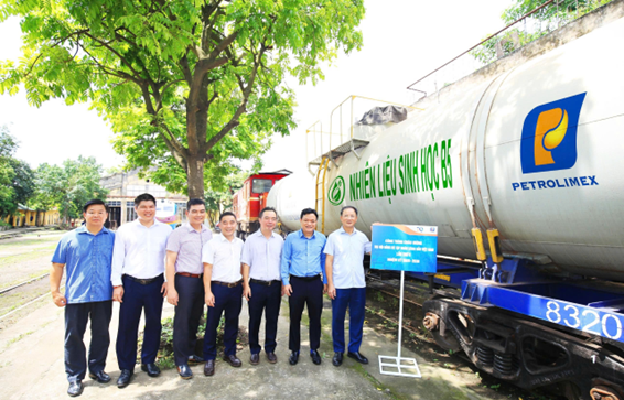 Petrolimex tiên phong pha chế và cung ứng nhiên liệu diesel sinh học B5