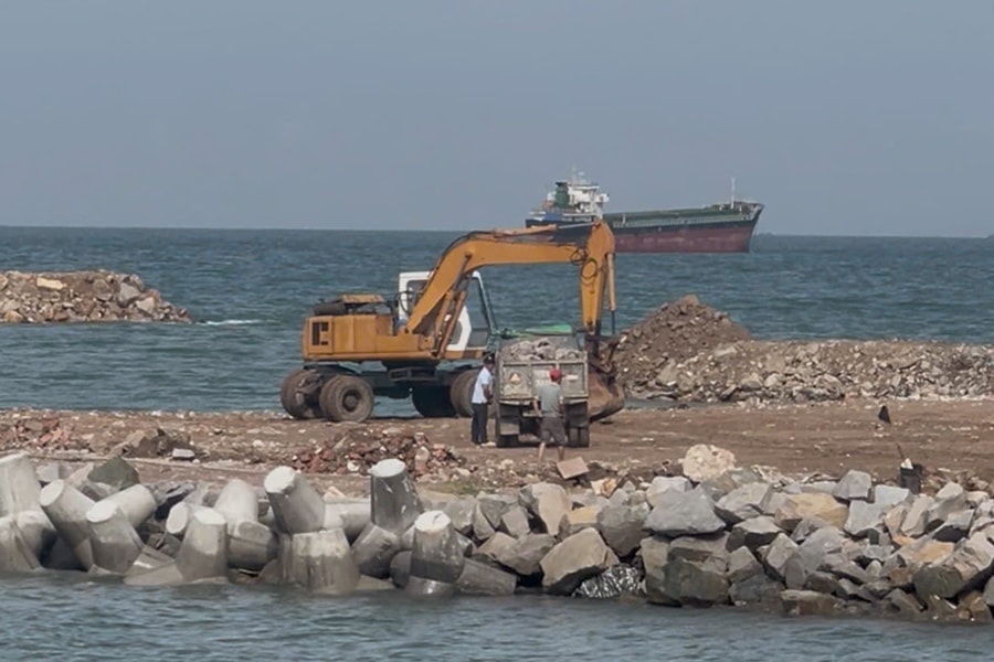 Kiến nghị làm rõ việc đổ thải lấn biển tại phường Vũng Tàu, TP. Hồ Chí Minh