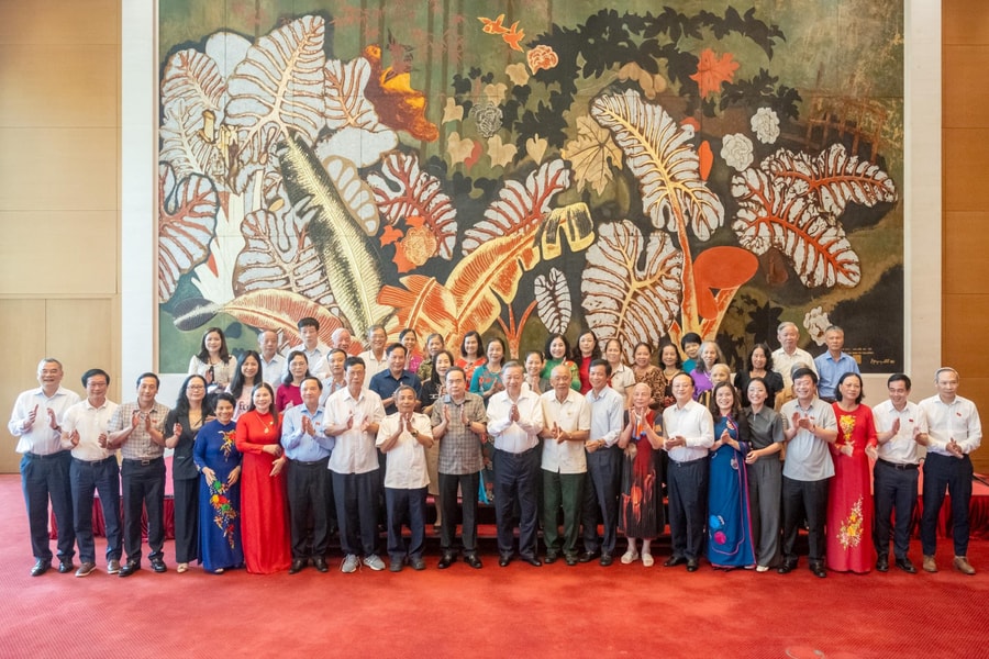 Tổng Bí thư Tô Lâm tham dự cuộc gặp mặt ĐBQH tỉnh Hưng Yên qua các thời kỳ