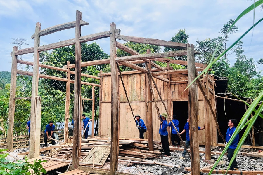 Tuổi trẻ các địa phương xung kích "tiếp lửa"