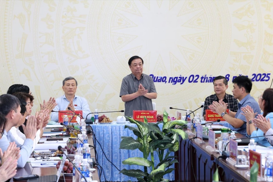 Phó Chủ tịch Quốc hội Lê Minh Hoan làm việc với lãnh đạo tỉnh An Giang, Cà Mau