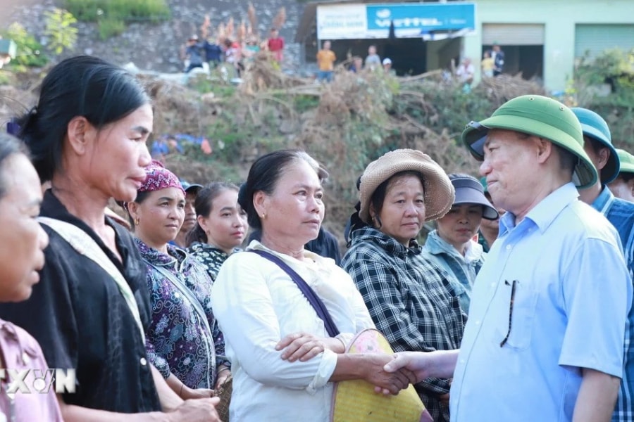 Phó Thủ tướng Hồ Đức Phớc thăm hỏi, động viên nhân dân Nghệ An