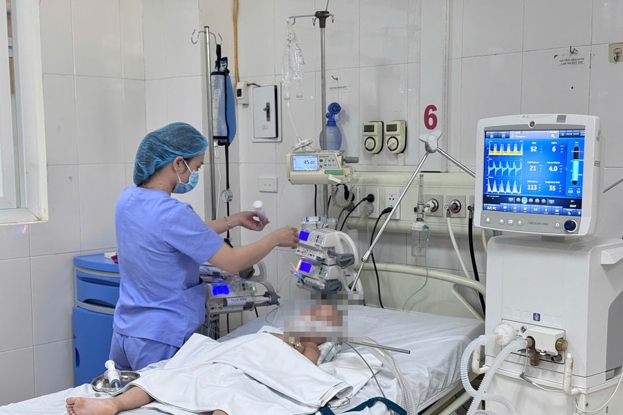 Trẻ 3 tuổi hôn mê, ngừng thở do hóc quả nhãn