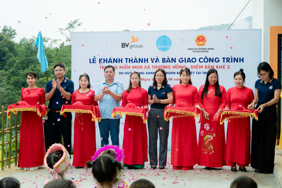 Gieo chữ, gieo hy vọng: Quỹ Trăng Xanh trao tặng điểm trường Bản Khẻ 2 (Tuyên Quang)