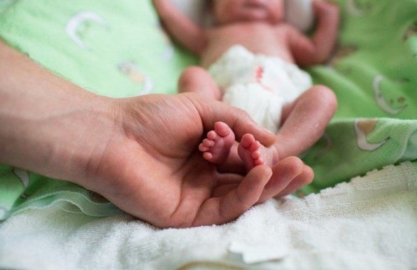 Hai ca sinh rớt, trẻ ngưng tim ngưng thở được cứu sống ngoạn mục