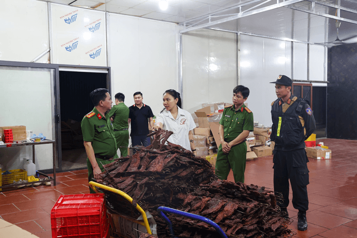 Triệt phá vụ án nhập hàng nghìn tấn thịt trâu Ấn Độ “phù phép” thành thịt trâu khô gác bếp thương hiệu Hà Giang