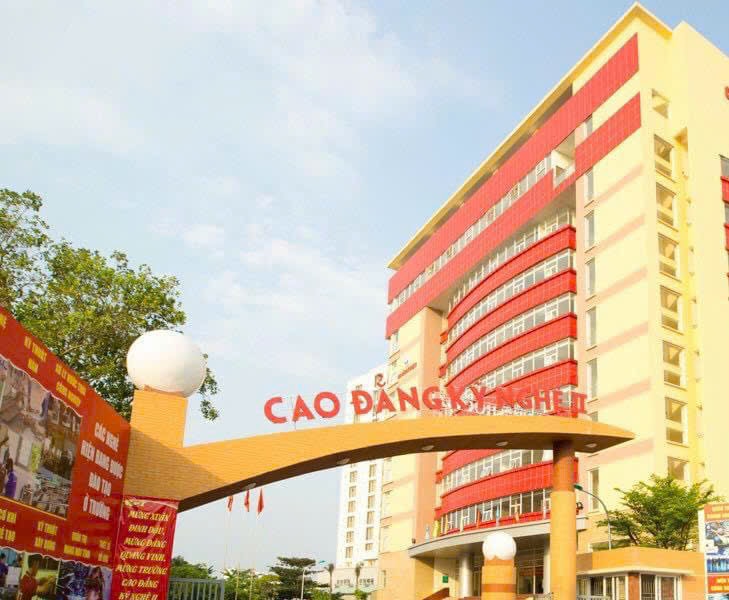 Trường Cao đẳng Kỹ nghệ II tuyển dụng viên chức