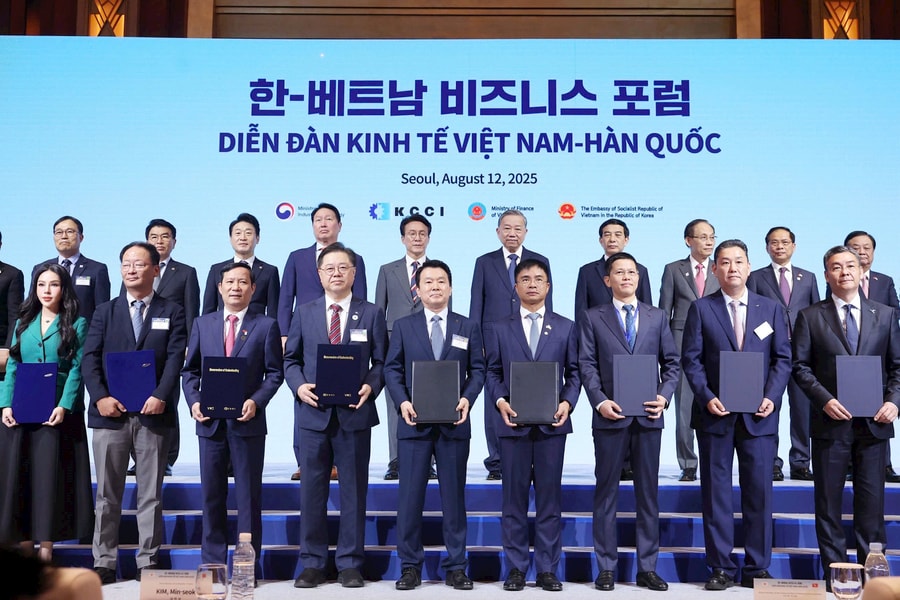 KN Holdings hợp tác Samsung C&T phát triển 864MW điện mặt trời nổi