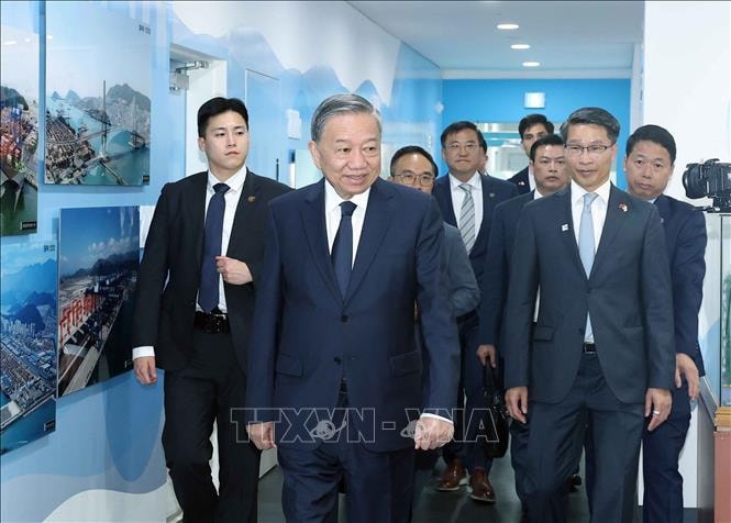 Tổng Bí thư Tô Lâm thăm Cảng biển Busan (Hàn Quốc)