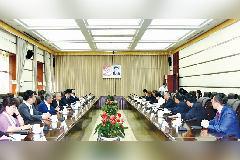 Đoàn đại biểu Quốc hội Việt Nam thăm làm việc tại Khu tự trị Tây Tạng, Trung Quốc