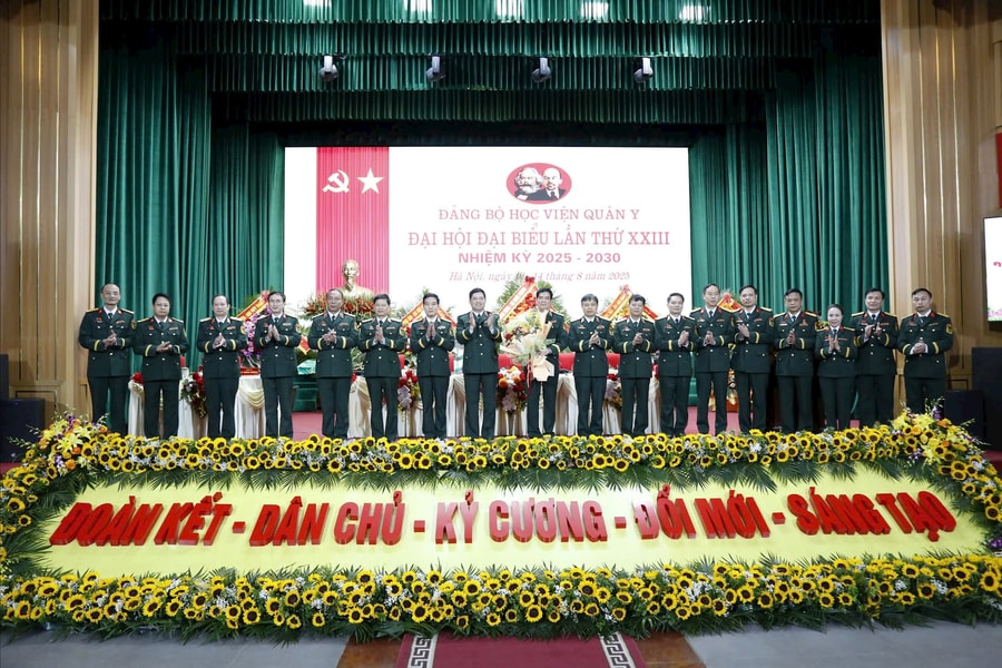 Đổi mới, nâng cao chất lượng công tác giáo dục và đào tạo, xây dựng Học viện Quân Y cách mạng, chính quy, hiện đại