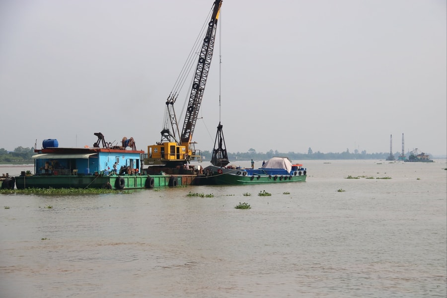 Nhiều hạn chế, sai phạm trong cấp phép, khai thác mỏ cát ở Vĩnh Long