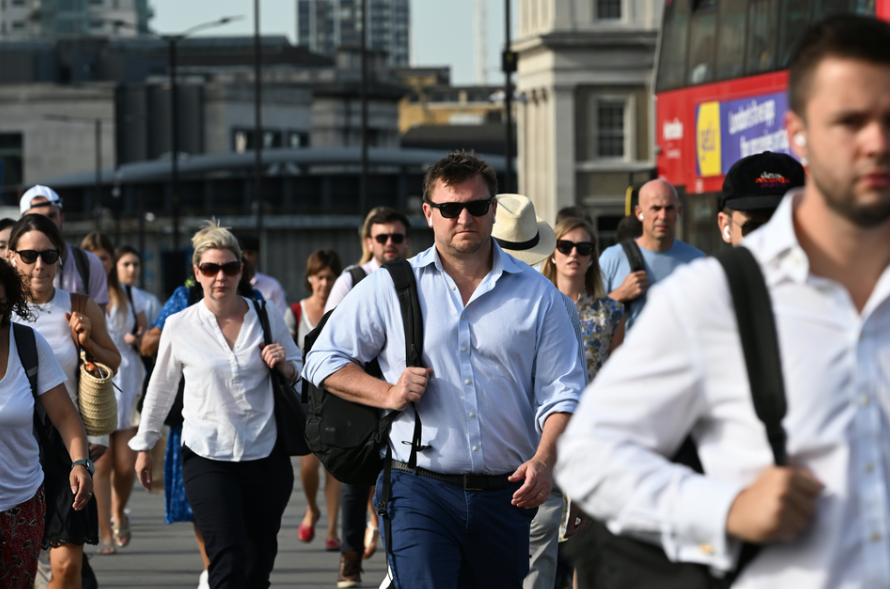 Nước Anh “sôi sục” khi điều hòa được đặt trên bàn nghị sự