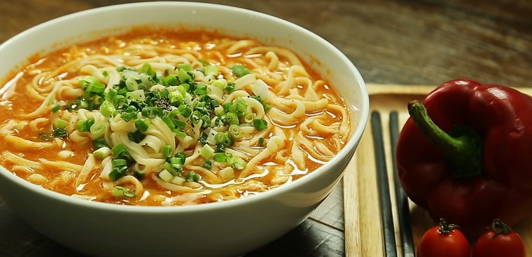 Bí quyết ăn mì gói không lo hại sức khỏe