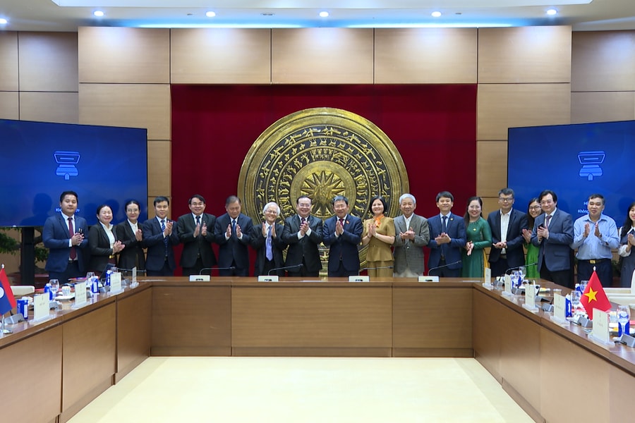 Rà soát, hoàn thiện cuốn sách 50 năm quan hệ Quốc hội Việt Nam – Lào