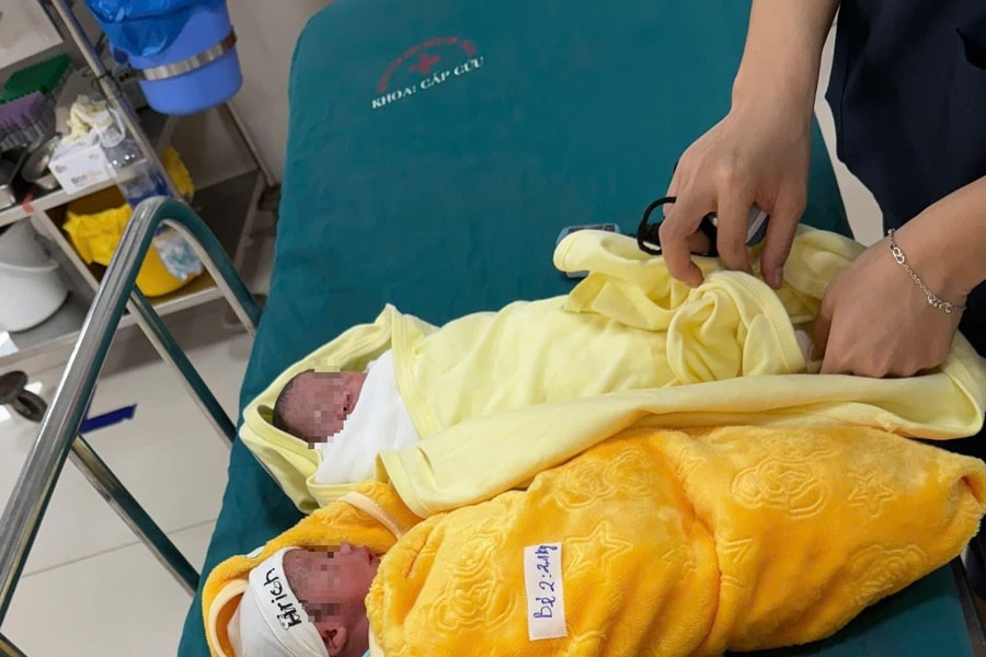 Mổ đẻ thành công cho sản phụ mang thai lần 6 với 3 bé trai