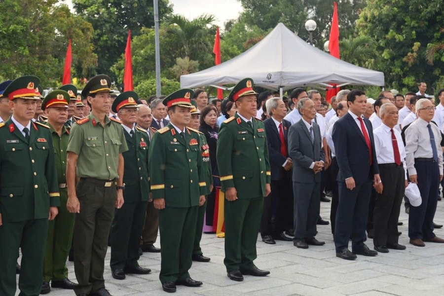 Quảng Ngãi kỷ niệm 60 năm Chiến thắng Vạn Tường