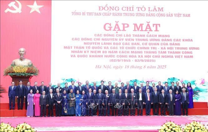 Tiếp tục phát huy tâm huyết, trí tuệ đồng hành với Đảng