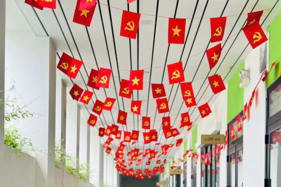 Trường Tiểu học Thái Thịnh, Hà Nội rực rỡ sắc đỏ chào mừng 80 năm Quốc Khánh