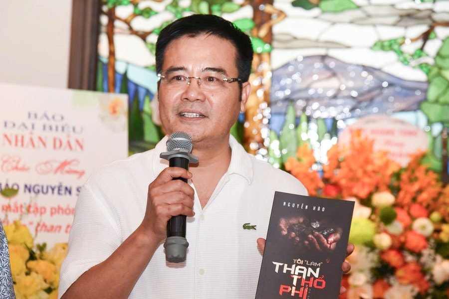 Nhà báo Nguyễn Sỹ Hào ra mắt tập phóng sự “Tôi 'làm' than thổ phỉ”