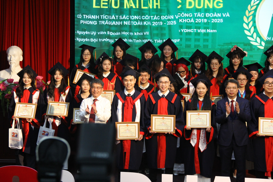 Giám đốc Học viện Y – Dược học cổ truyền Việt Nam: “Nghề Y là một nghề cao quý, rất khó, cần phải học rộng, biết sâu"