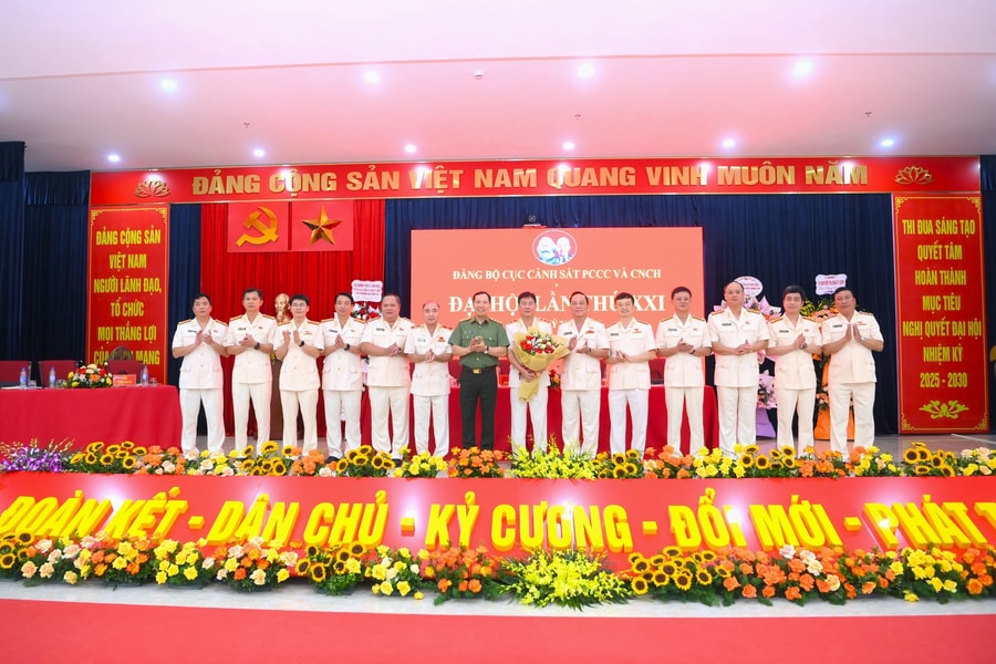 Xây dựng lực lượng Cảnh sát phòng cháy, chữa cháy và cứu nạn, cứu hộ thật sự trong sạch, vững mạnh, chính quy, tinh nhuệ, hiện đại