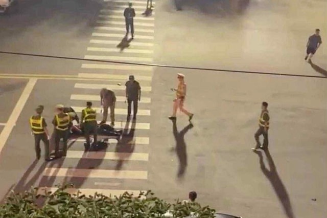 Tạm giữ hình sự hai đối tượng tông xe máy vào Cảnh sát cơ động để điều tra hành vi giết người