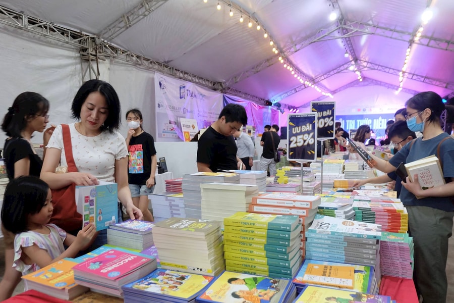 Kỷ niệm 80 năm Ngày truyền thống ngành Văn hóa (28/8/1945 - 28/8/2025): Mạch dẫn tri thức - Kết nối niềm tin