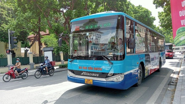 CSGT Hà Nội tập huấn kỹ năng phòng ngừa tai nạn cho gần 200 lái xe buýt