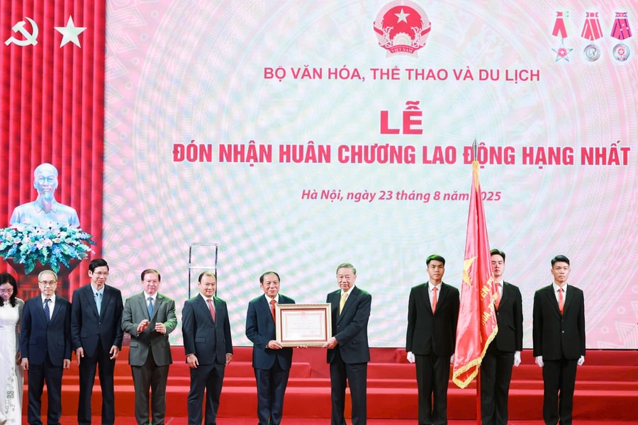 Đưa Văn hóa Việt Nam phát triển xứng tầm, để đất nước ta mạnh giàu, dân tộc ta trường tồn