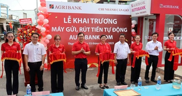 Agribank đưa dịch vụ ngân hàng hiện đại đến xã đảo Thạnh An