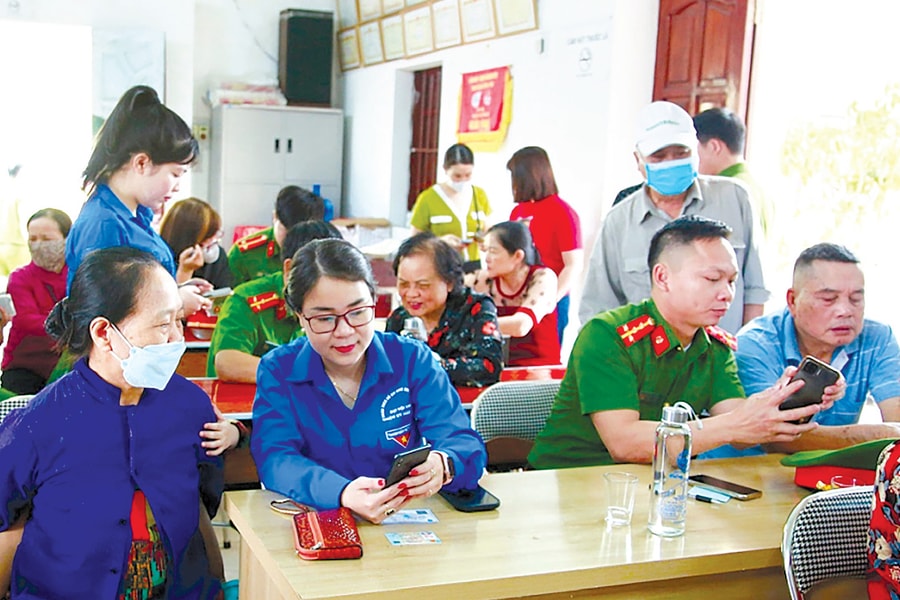 Bài 4: "Đã đánh trống phải đánh cả dùi"