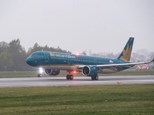 Vietnam Airlines điều chỉnh kế hoạch khai thác do ảnh hưởng của bão số 5