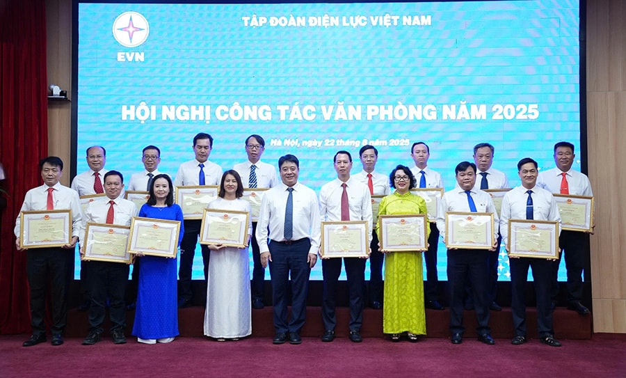 Văn phòng EVN: Đẩy mạnh chuyển đổi số, ứng dụng AI trong quản trị