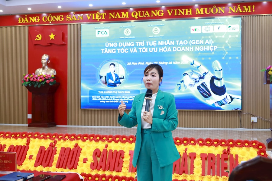 Xã Hòa Phú, Đắk Lắk: Tập huấn AI, nâng cao hiệu quả công việc, tăng cường năng lực cạnh tranh