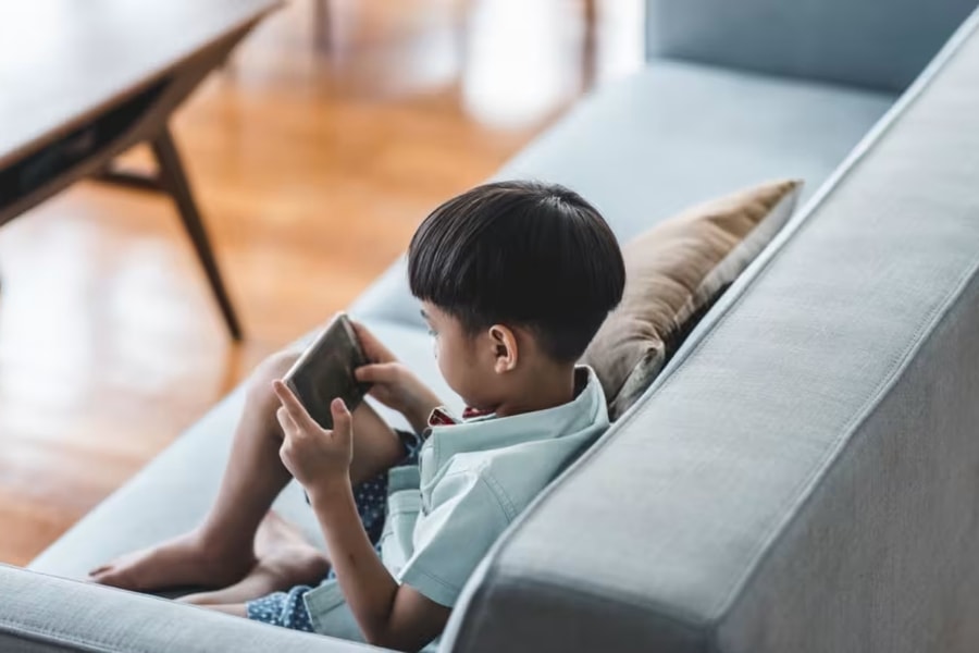 Singapore hướng tới cân bằng giữa an toàn số và trao quyền công nghệ cho trẻ em