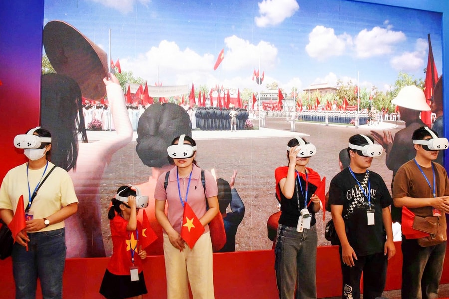 “Xuyên không” trở về lịch sử