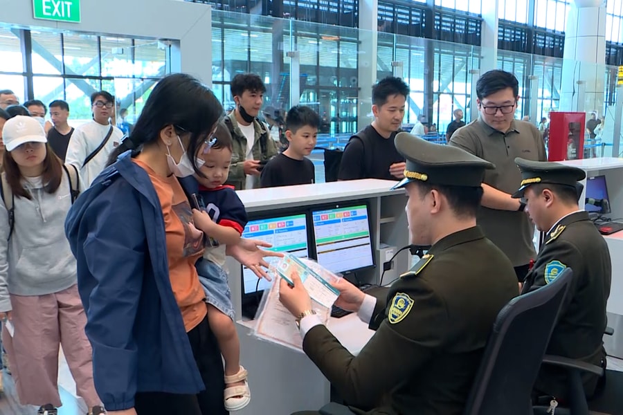 Cảng hàng không quốc tế Tân Sơn Nhất bảo đảm an ninh dịp lễ 2/9